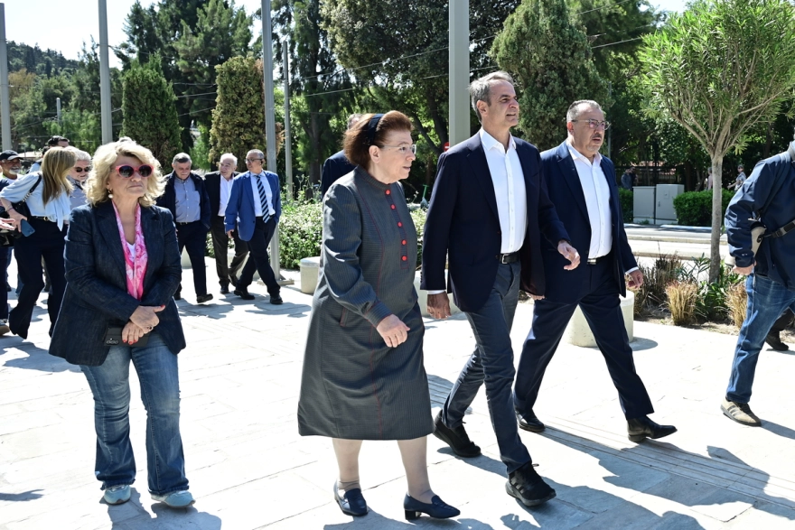 Νέα εποχή για τη Βασιλίσσης Όλγας – Αυτοψία Μητσοτάκη μετά την ολοκλήρωση της ανάπλασης