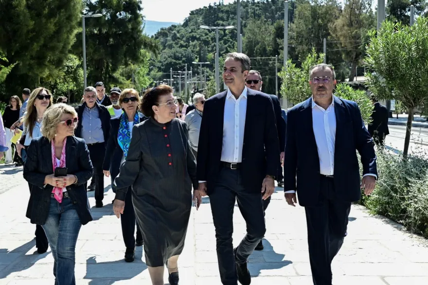Νέα εποχή για τη Βασιλίσσης Όλγας – Αυτοψία Μητσοτάκη μετά την ολοκλήρωση της ανάπλασης